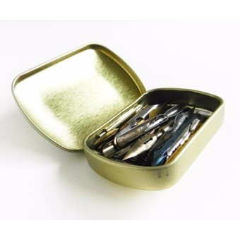 Manuscript Leonardt nib storage tin box in Victorian style 2