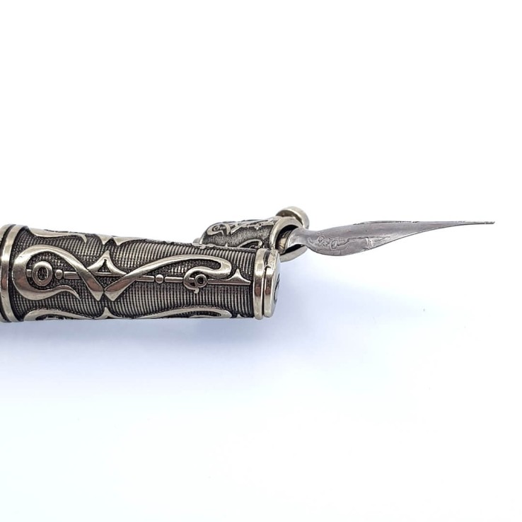 Sned penna i trä och brons
