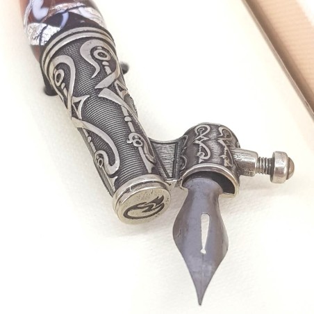 Schräger Kalligraphiestift - silbernes Glasblatt