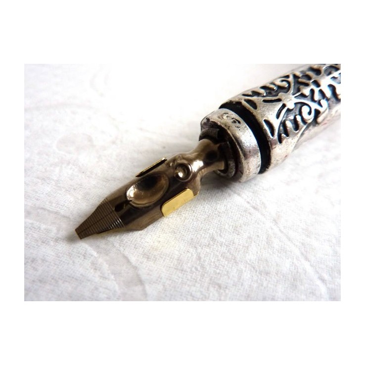Manuscript rundhåndnib og reservoirer til dip pen kalligrafi