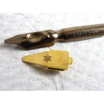 Närbild Manuscript Rund hand nib med mässing bläck reservoar