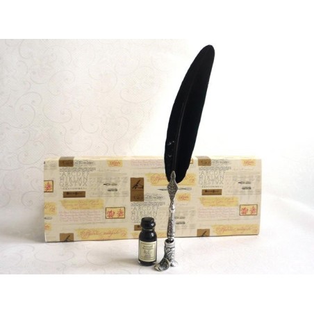 La Kaligrafica feather pen with decorative boot-style holder